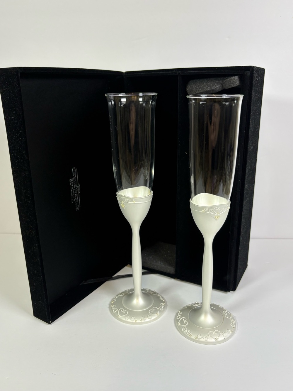 Things Remembered Champagne Toasting Flutes In Velvet Box White Heart Pearl 2007